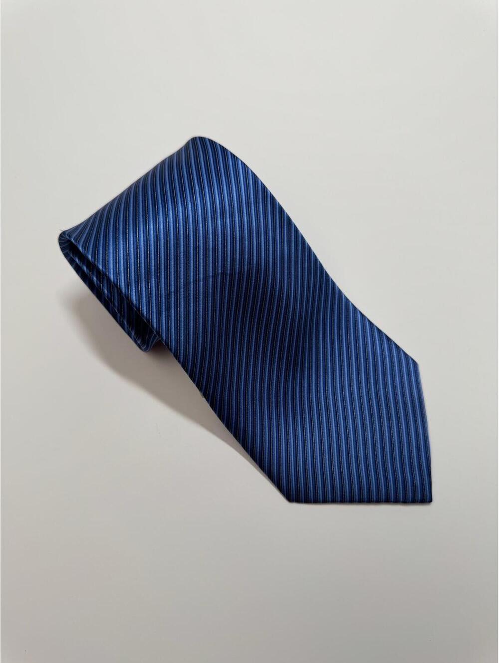 Van Heusen‎ 100% Silk Wide Tie Blue Stripes